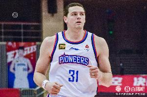 江南的城：近期有NBL南区球队有意报价天津男篮外援大卫-詹姆斯