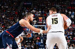 🔥掘金vs快船是今年季后赛首轮唯一一个2比2！