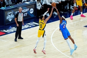 马健：G4吹罚确实有争议 步行者进攻出现问题 比赛走势已倒向雷霆