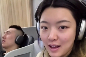 付豪妻子更新社媒晒日常：回家充电VLOG 希望我会喜欢上剪视频