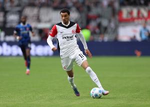 多家英超豪门有意！图片报：法兰克福坚持埃基蒂克1亿欧左右报价