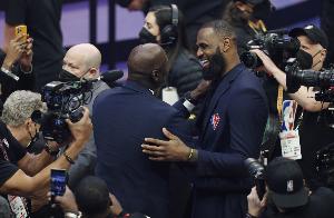 老猫：乔丹是我的GOAT 但创造一个球员你会选詹姆斯而非乔科