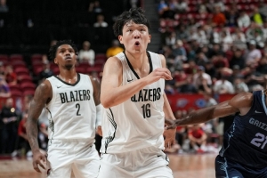 马健：杨瀚森目前的体能还没达到NBA水准 他一定要适应球队的节奏