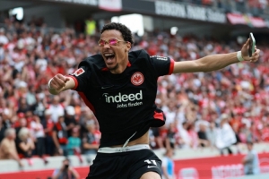 队报：利物浦7800万欧固定转会费报价埃基蒂克，已达成协议