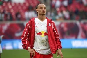 车枪刺有意！记者：哈维-西蒙斯希望尽快转会 拜仁关注但未行动