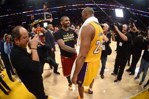 😠欧文：科黑可以闭嘴了 整得他好像不是历史最佳球员之一一样