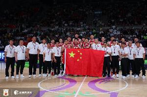 媒体人：只要上下一心 团结一致 亚洲这些球队谁能撼动中国男篮？