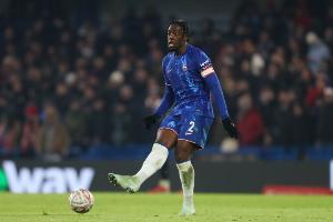 记者：伯恩茅斯开始与切尔西谈迪萨西，交易形式为租借+选择买断