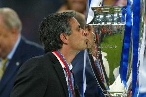 非五大联赛队夺欧冠！03/04赛季穆帅率波尔图斩获欧冠，举世闻名