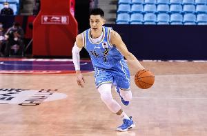 北京男篮致敬林书豪：还记得我们曾并肩作战的热血时刻 退役快乐