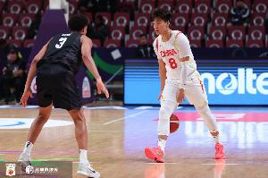 赵睿：中国男篮需要一个绝对领袖 不管能否打进都得出来勇于承担