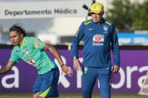 世体批评安帅：不征召皇马球员，却让拉菲尼亚在4100米高原登场