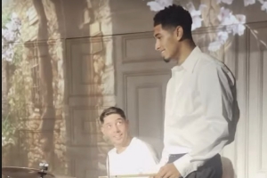 巴尔韦德社媒晒与贝林厄姆合拍的广告，宣传迪拜旅游