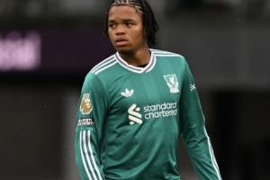 这不给首发？17岁恩古莫哈上场仅10分钟，多次在对方禁区内造险