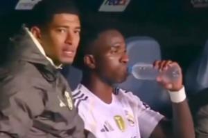 不满马斯坦托诺？维尼修斯被换下后在替补席喋喋不休，贝林一直劝