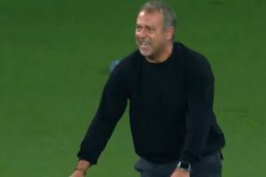 心态炸了！巴萨遭绝杀，弗里克表情崩溃蹲下又站起😫