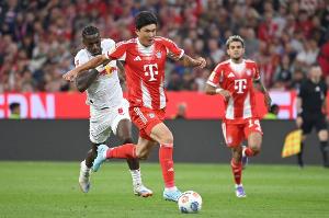 记者：金玟哉受脚部与肩部疼痛困扰，基本无缘战法兰克福