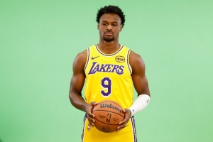 马健：湖人球员除小里外都没准备好 布朗尼&克内克特依旧板凳末端