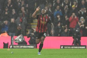 7轮6球3助！25岁塞梅尼奥英超大杀四方 今夏标价7000万镑劝退多队