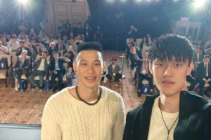 聚首澳门！媒体人晒林书豪曾凡博合照：两任首钢7号相聚了