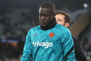 记者：朗斯中卫马朗·萨尔仍相信自己有机会入选塞内加尔队