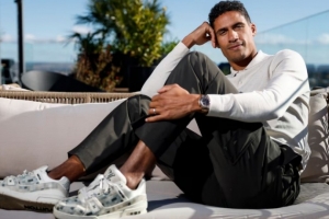 瓦拉内：当今中卫又壮又快脚下也好，但防守的艺术有点丢失了