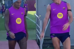 拉菲尼亚这发型看起来太像小罗了😂