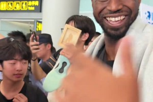 😱今年nba球星扎推儿中国行啊！嘴笑的没合过！😁