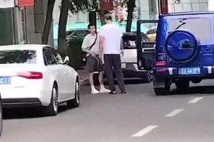 何时的视频？球迷拍到张镇麟与赵继伟依依不舍拥抱