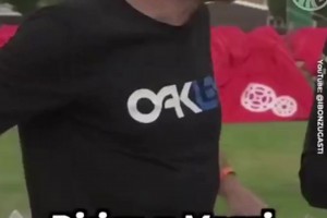 梅西问内马尔为啥离开巴萨，内马尔：在巴黎挣得多，巴西老乡也多