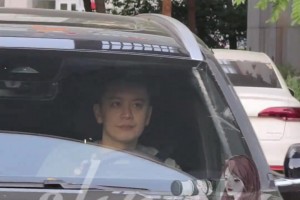 太低调了！CBA总冠军教头杨鸣开着14w的星越被群众拍到