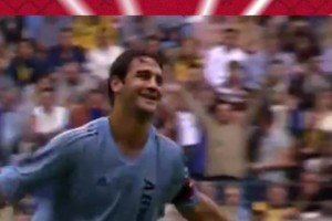 贾府官推：今日国米的主教练，也曾是阿贾克斯最年轻的队长❤