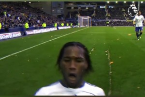 这样滑跪膝盖疼吗？经常滑跪的球迷进来说一说！