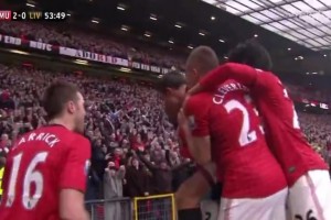 曼联球迷回忆！埃弗拉助攻维迪奇，攻破利物浦球门