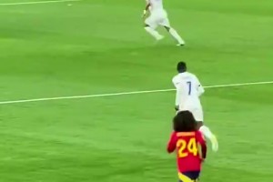 此前登贝莱亲眼目睹亚马尔破门全过程后一时懵逼，这也太强了！