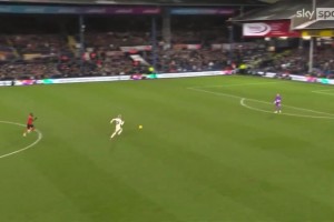 国外球迷调侃：切尔西买加纳乔时没看过这个视频吗？😅