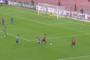 当年被梅西这一幕惊呆😱！连过2人2次，真·犯罪现场