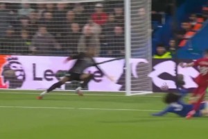 国外球迷：这球萨拉赫都不进！维尔茨受到了不公平的批评🤔