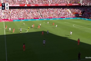 这球没进啊！库巴西精彩传球，拉什福德直面门将打偏