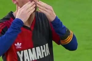 回顾梅西进球的那一刻，并向马拉多纳致敬