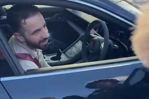 小孩哥此前向阿莫林告状：加纳乔不给我签名🫠阿莫林：我收拾他