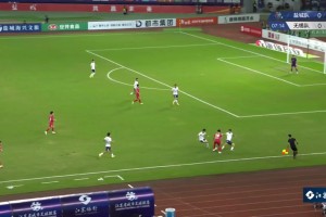 怒赞！苏超盐城队马宇连续变向过人，央视解说惊呼：有点像牛尾巴