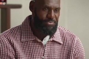 小脸蛋好身材！堂安律老婆穿上婚纱后看着真的太美了😍