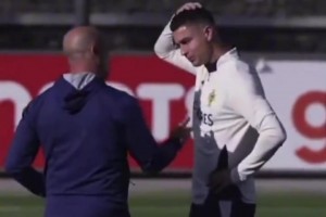 国际比赛日，C罗回归葡萄牙国家队和主教练马丁内斯热聊