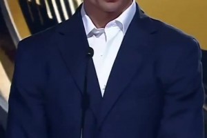 C罗感言：如果可以我愿只为国家队踢球，不为其它球队了😉