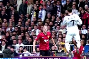 詹俊社媒晒C罗视频：这么惊人的弹跳力，他就是足球界的乔丹