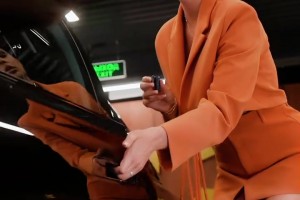 全队获赠宝马！姆巴佩却没驾照，40万镑法拉利也只收藏不开😂