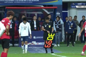 额😐！苏超南通队这个角球战术气氛组到位了，可惜罚的。。。