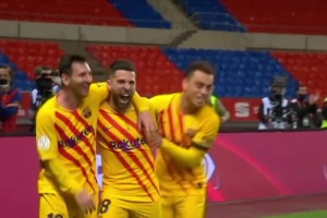 网友：这是梅西在巴萨的最后一冠，也是那个时代为数不多的曙光！