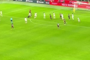 老当益壮🔥球迷现场实拍莫德里奇回追防守卡位